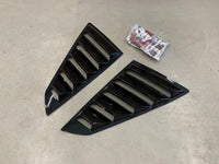 Quarter Window Louvers - Gloss Black (MUSTANG 24-25)