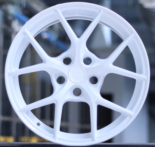 JR Wheels SL01 17x9 White